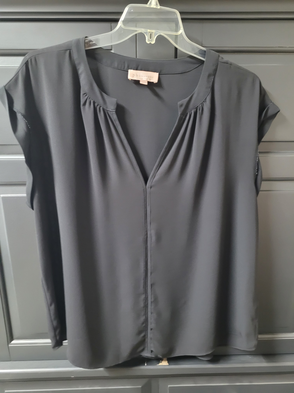 Philosophy Black Cap Sleeve V‑Neck Blouse